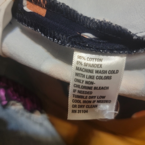 Women Crown & Ivy pants - Picture 2 of 6